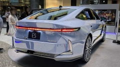 Lexus ES首度推出純電版，韓國展開預售、售價比油電版更低