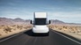 九年之後：首輛 Tesla Semi 從量產線下線，售價 26 萬美元起