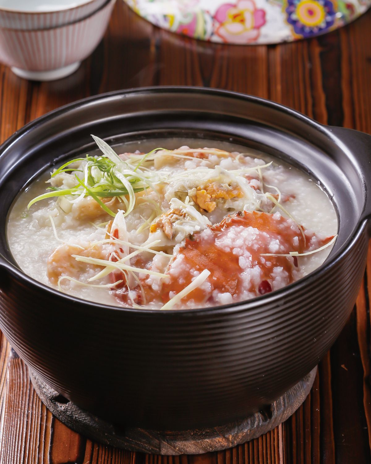 冷天出门喝粥不如自己煮，教你海鲜粥最简单的做法，好吃又健康_螃蟹